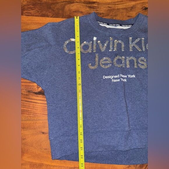 Calvin Klein Jeans Blue Sequin Logo Graphic Cropped sweatshirt sz L EUC - Picture 8 of 10